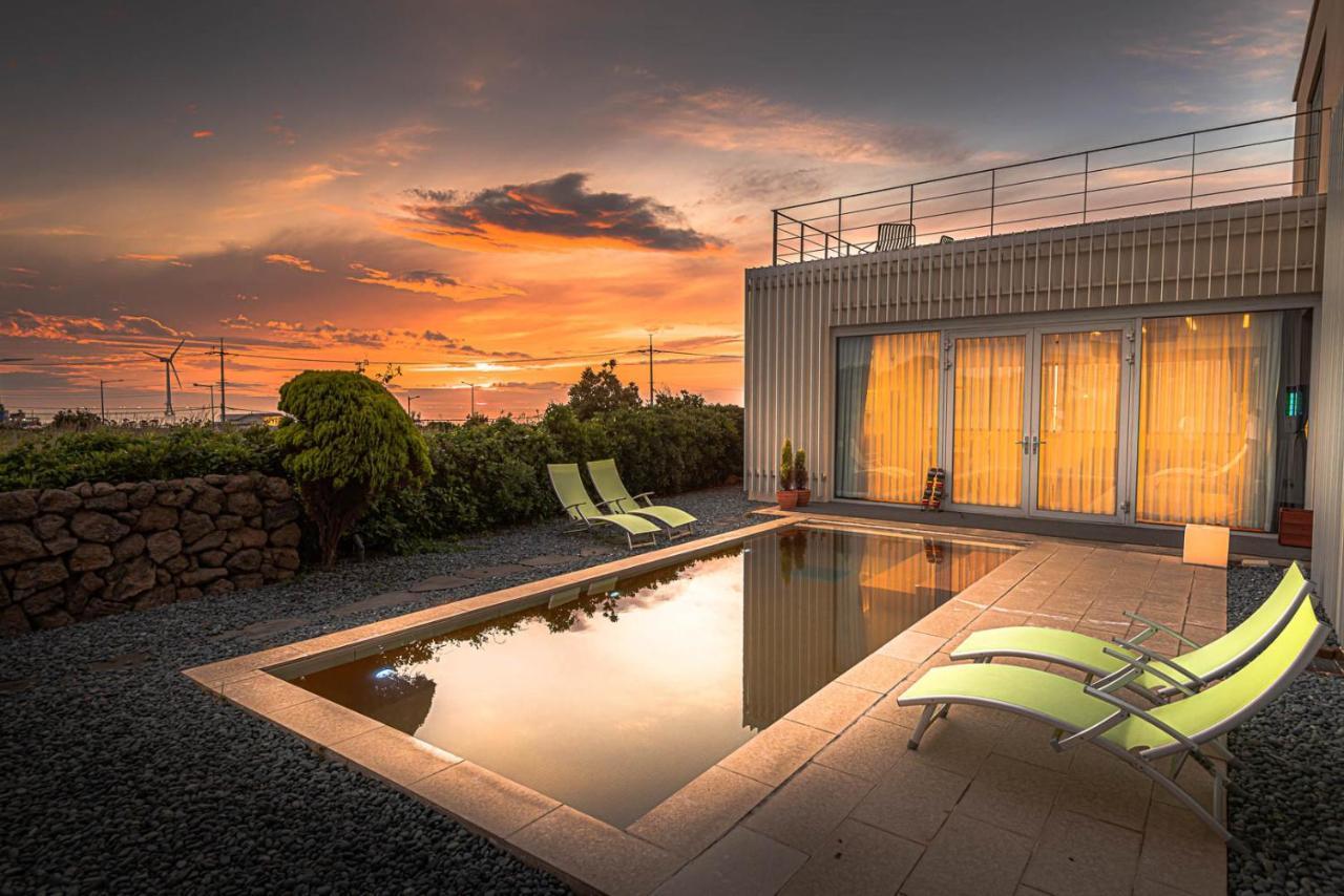 Boutique Pool Villa Namib Jeju Bagian luar foto